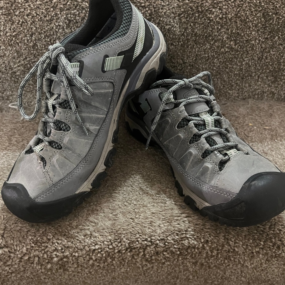 Keen Waterproof Targhee III Hiking Shoes - Gray, Black, and Green W9 EU39.5